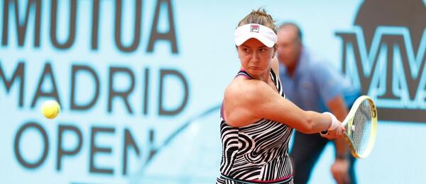 Tenis, WTA, Barbora Krejčíková na turnaji WTA Madrid Open 2023, 3. kolo proti Xiyu Wang