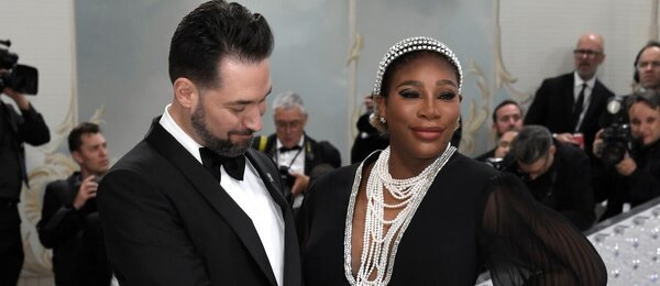 Serena Williams a její manžel Alexis Ohanian na Met Gala 2023 oznámili těhotenství tenisové legendy