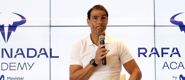 Tenis, Rafael Nadal na tiskové konferenci oznamuje, že nebude na French Open 2023