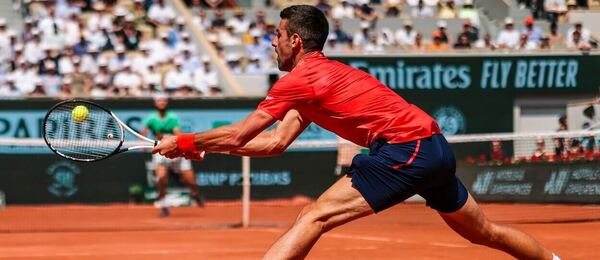 Novak Djokovič ve vítězném čtvrtfinále na French Open 2023 - sledujte dnes tenis Alcaraz vs Djokovič na Roland Garros 2023 živě online