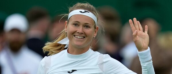 Tenis, Wimbledon, Marie Bouzková slaví postup přes 1. kolo grandslamu v roce 2023