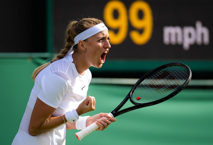 Tenistka Petra Kvitová v utkání 1. kola Wimbledonu v Londýně proti Jasmine Paolini z Itálie - sledujte dnes tenis Kvitová vs Paolini živě online