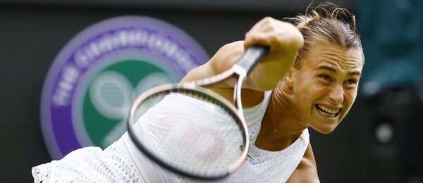 Aryna Sabalenka ve vítězném čtvrtfinále Wimbledonu 2023 - sledujte dnes tenis Sabalenka vs Jabeur živě
