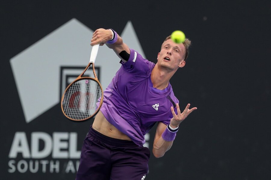 Český tenista Jiří Lehečka na turnaji ATP Adelaide 2024 postoupil až do semifinále, kde ho dnes vyzve Sebastian Korda