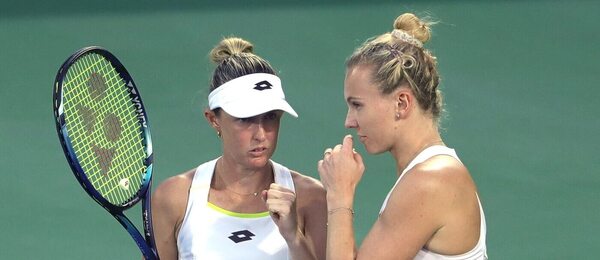 Tenis, WTA, Kateřina Siniaková a Storm Hunter během turnaje v Dubaji, čtyřhra