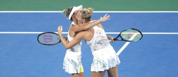 Tenis, WTA, Kateřina Siniaková a Storm Hunter během akce v Dubaji, čtyřhra, debl